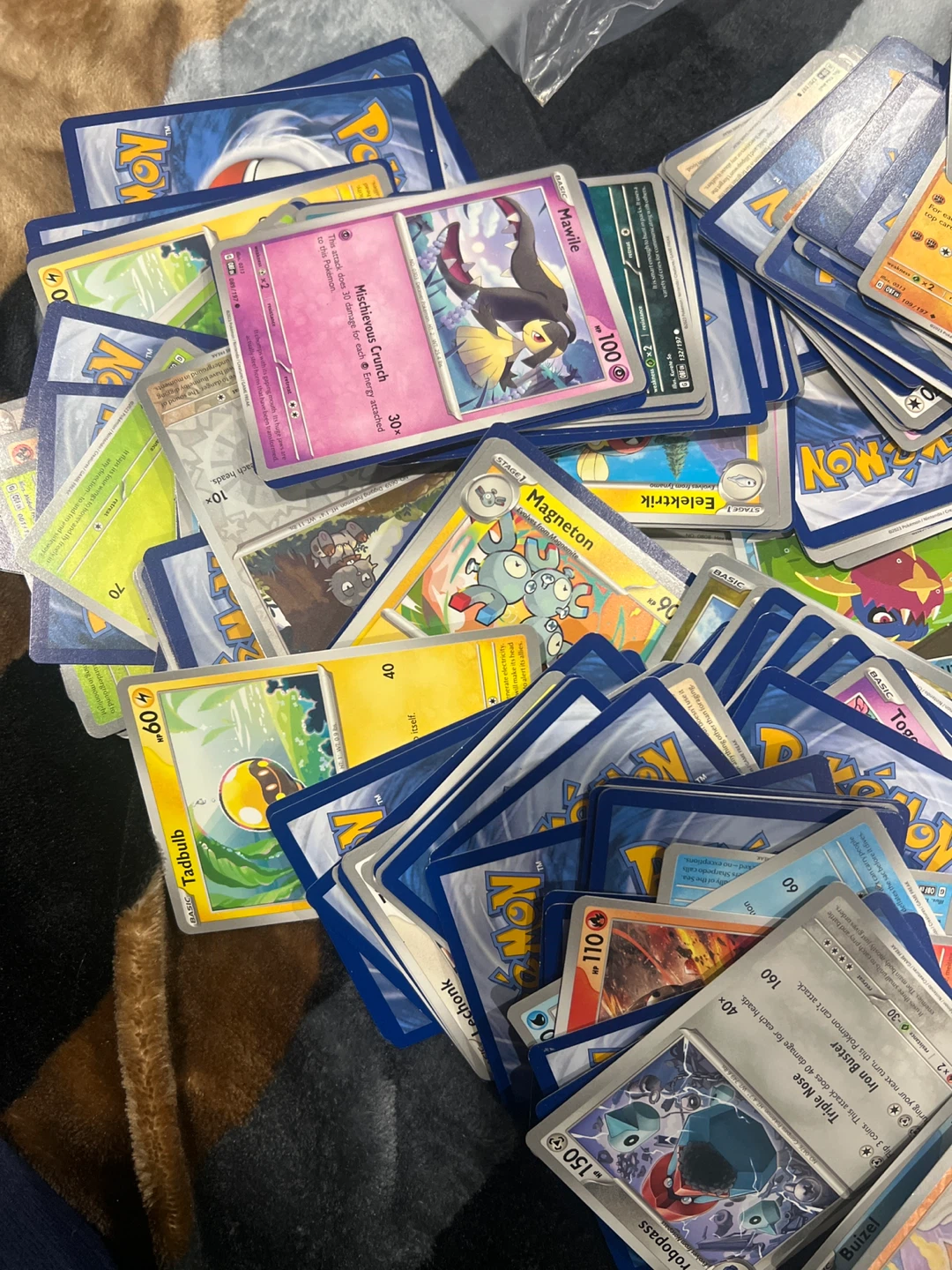 Mixed Lot of Pokémon Trading Cards #gifting