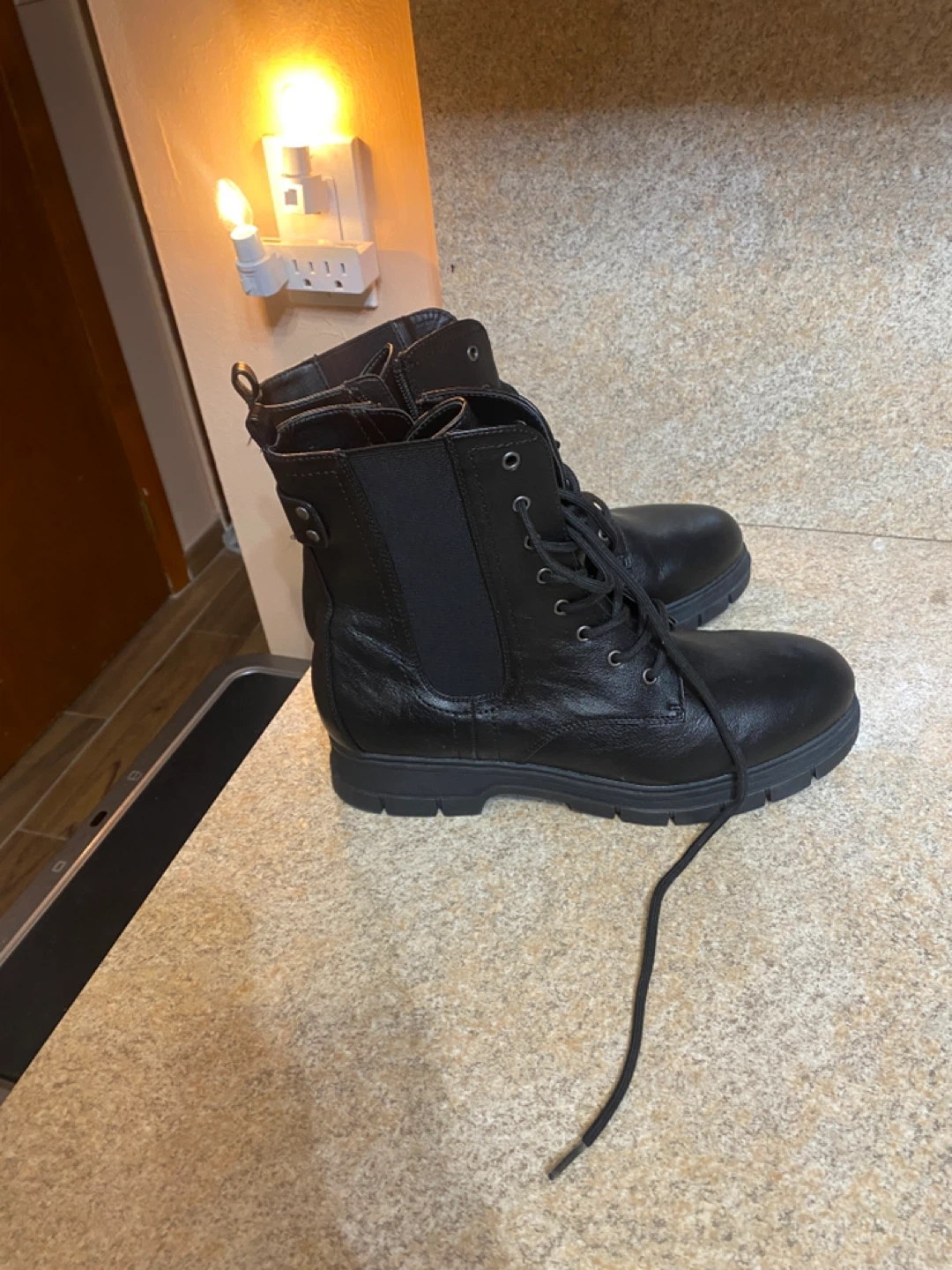 White mountain boots size 10