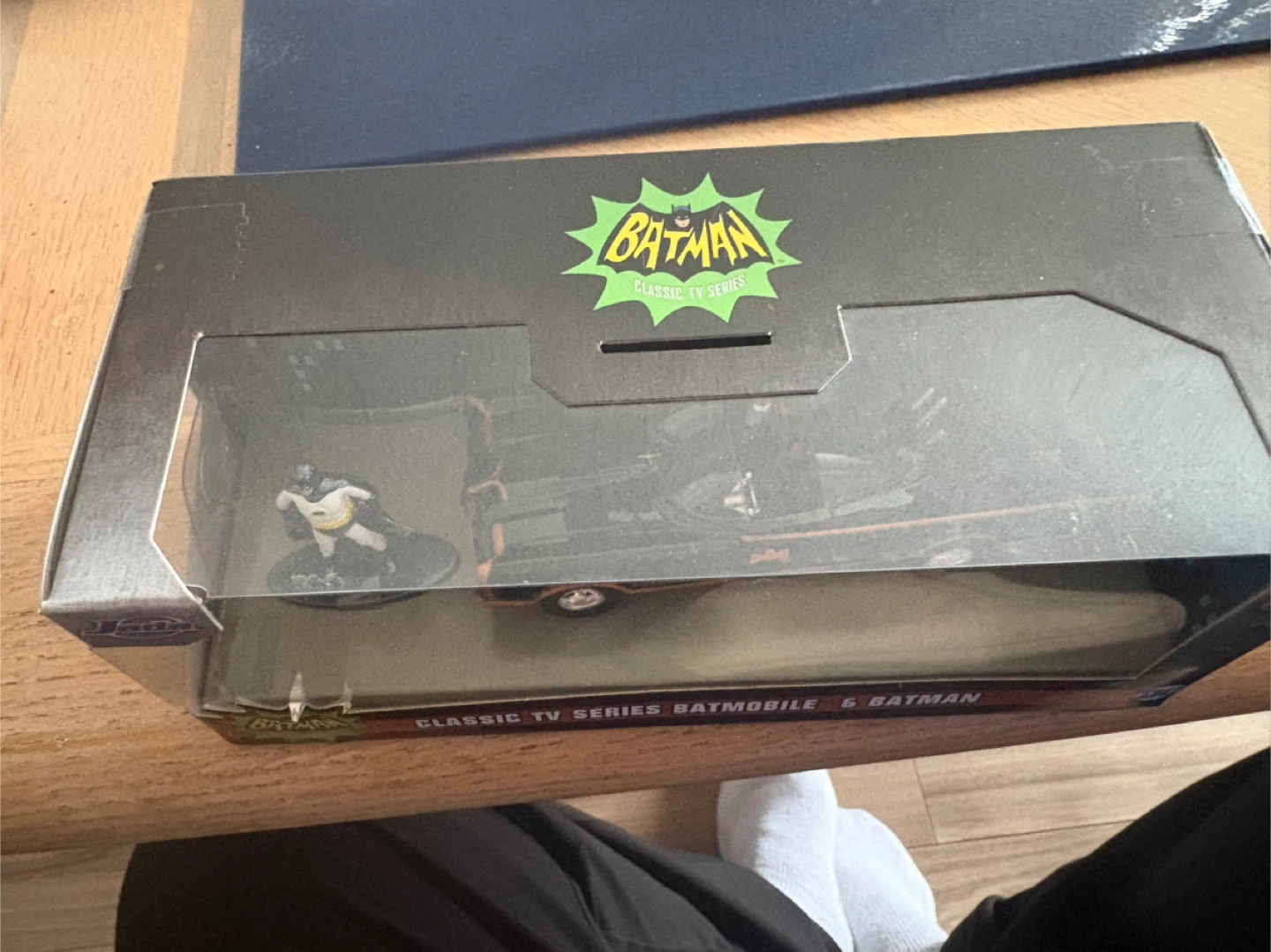 Jada Toys Batman Classic TV Series Batmobile & Batman - photo 3