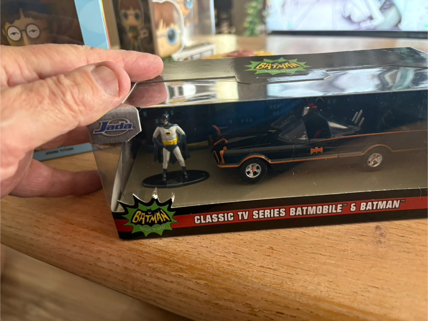 Jada Toys Batman Classic TV Series Batmobile & Batman - photo 4