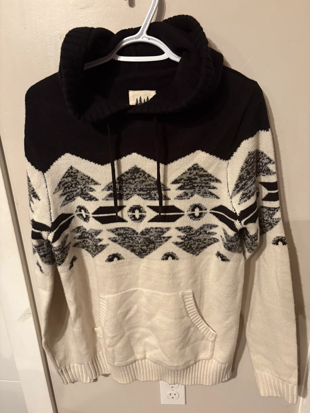 Hooded Sweater with Geometric Pattern