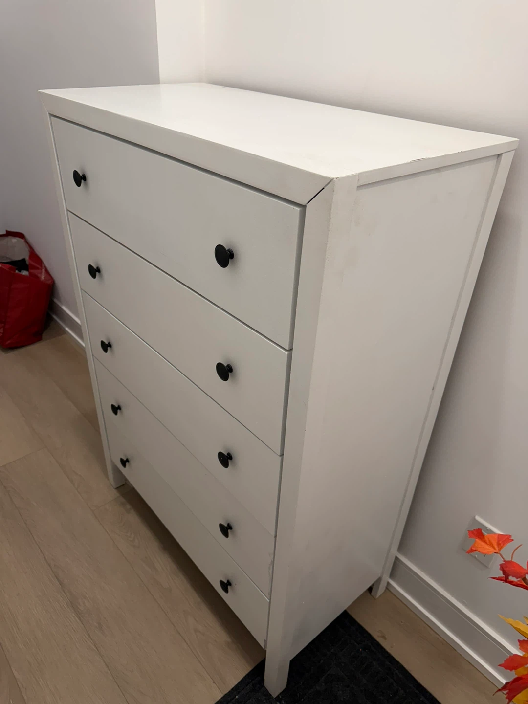 White 5-Drawer Dresser (34"x20"x47") - photo 2
