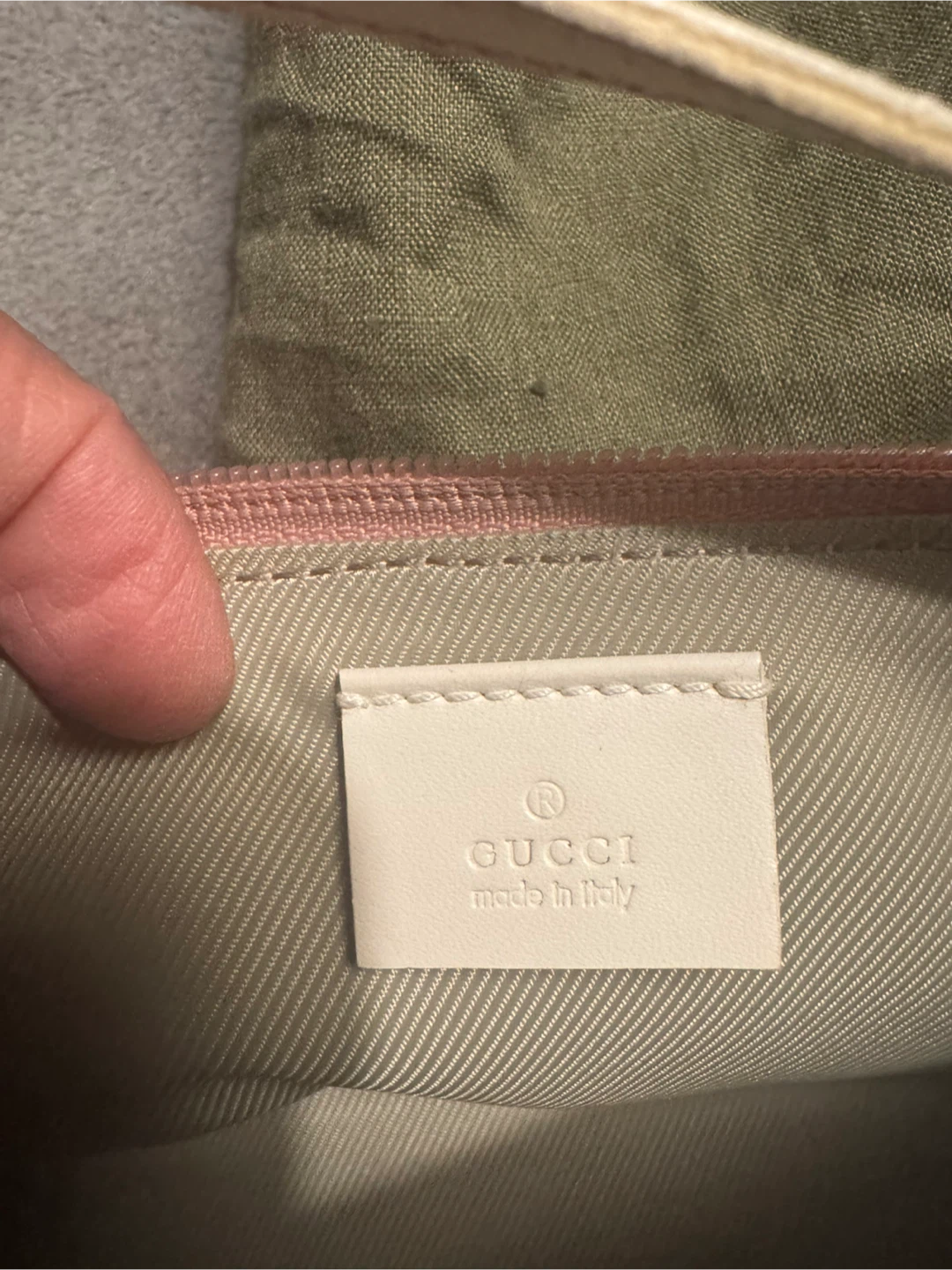 Gucci Pink Canvas Mini Baguette/Pochette in dusty pink - photo 3