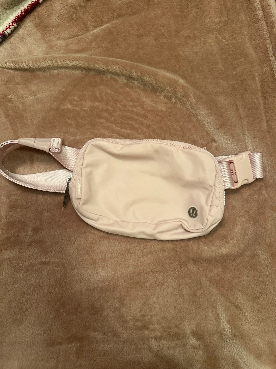 Lululemon Everywhere Belt Bag Pink - photo 5