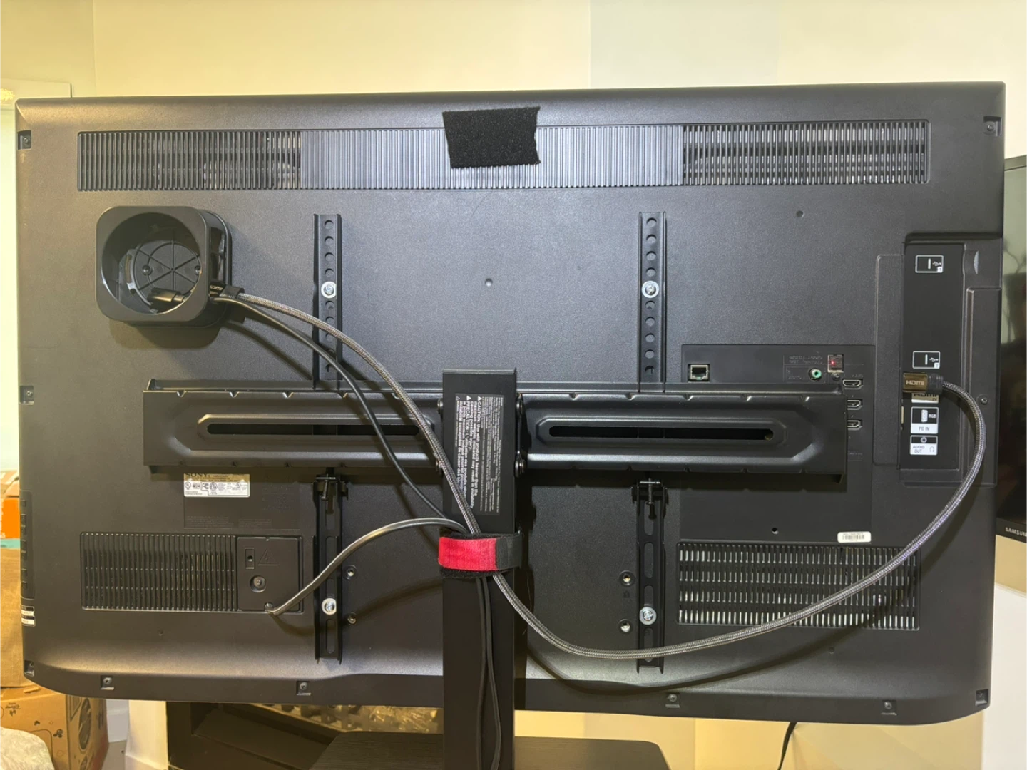 Sony 40” LCD TV (KDL-40EX521) + TV Floor Stand with Power & USB - photo 3