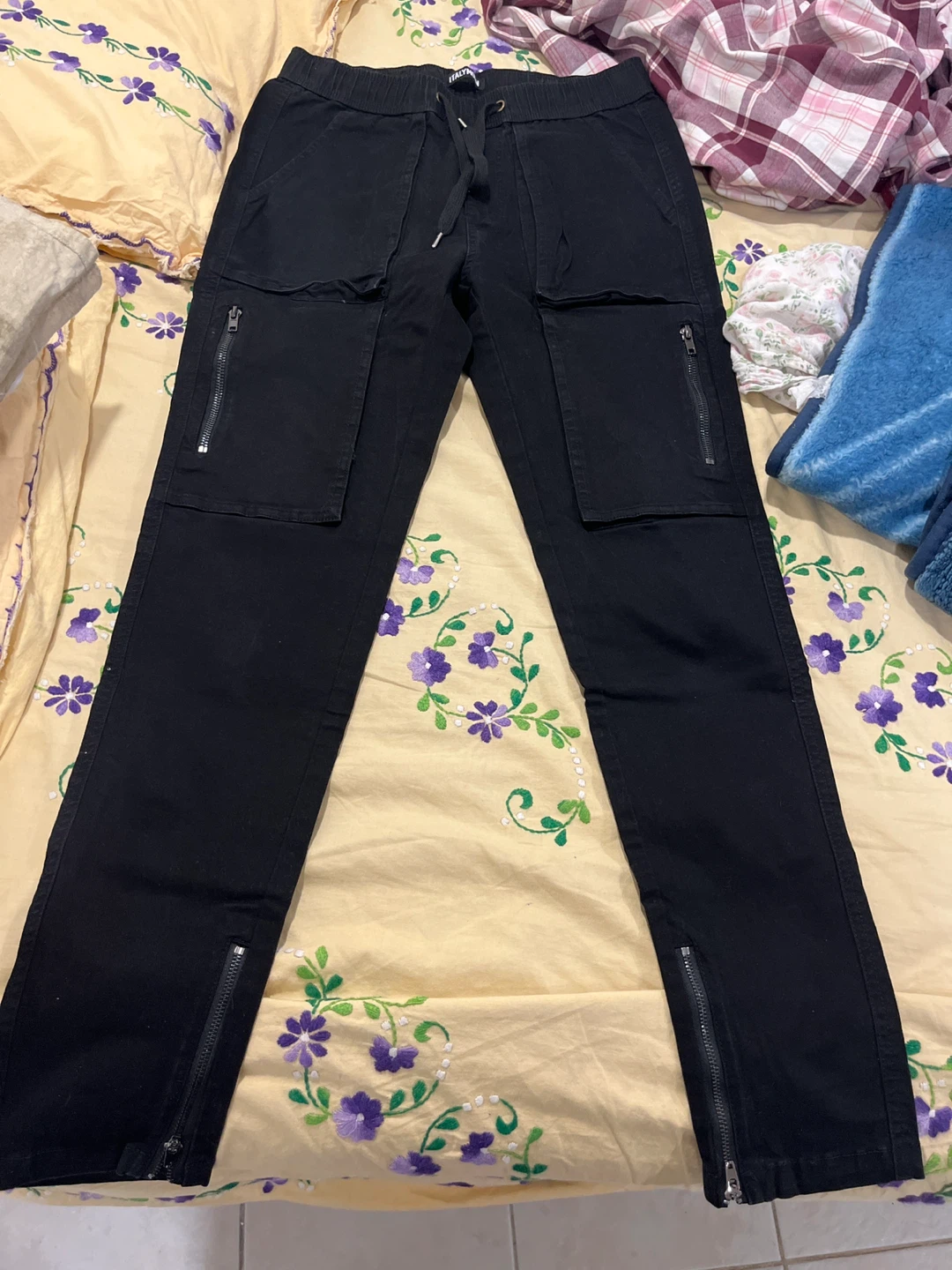 Haltyn Black Cargo Pants