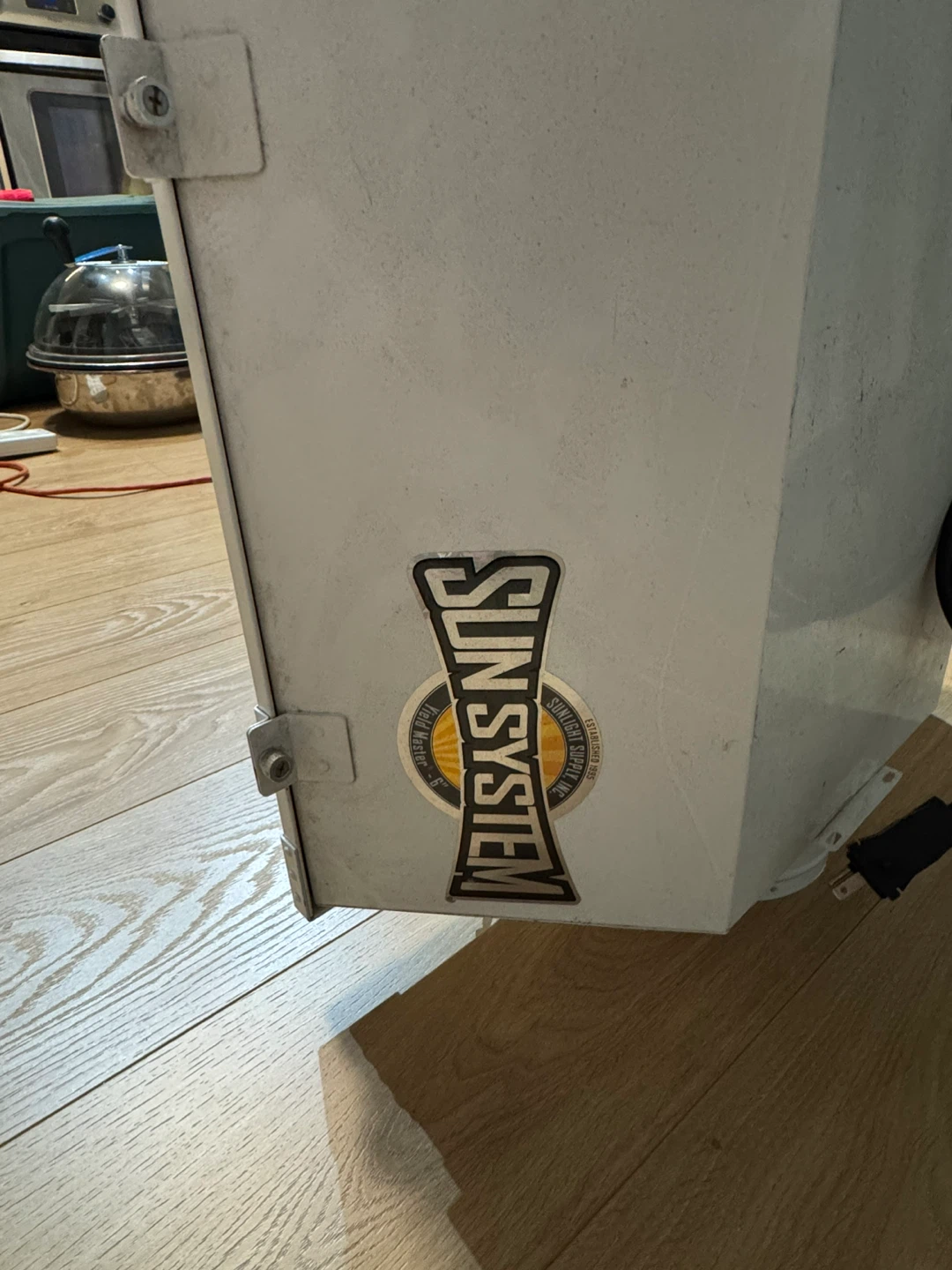 Sun System Yield Master 6" Reflector with a lamp inside - photo 2