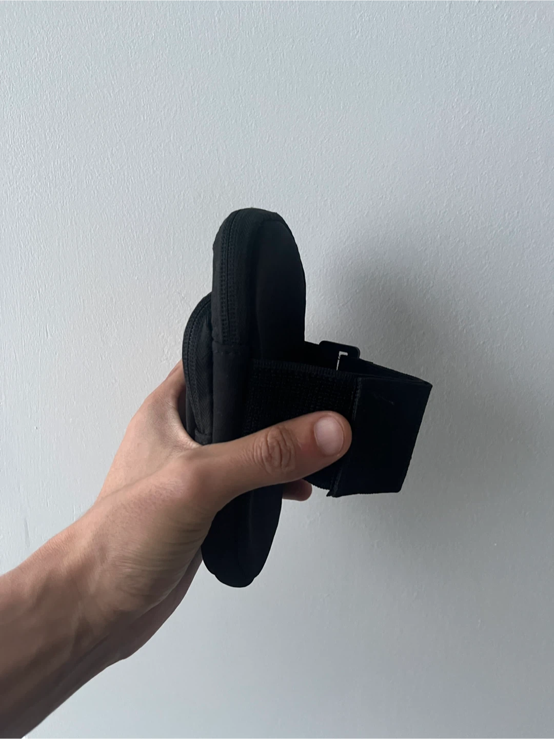 Black Armband Phone Holder - photo 4