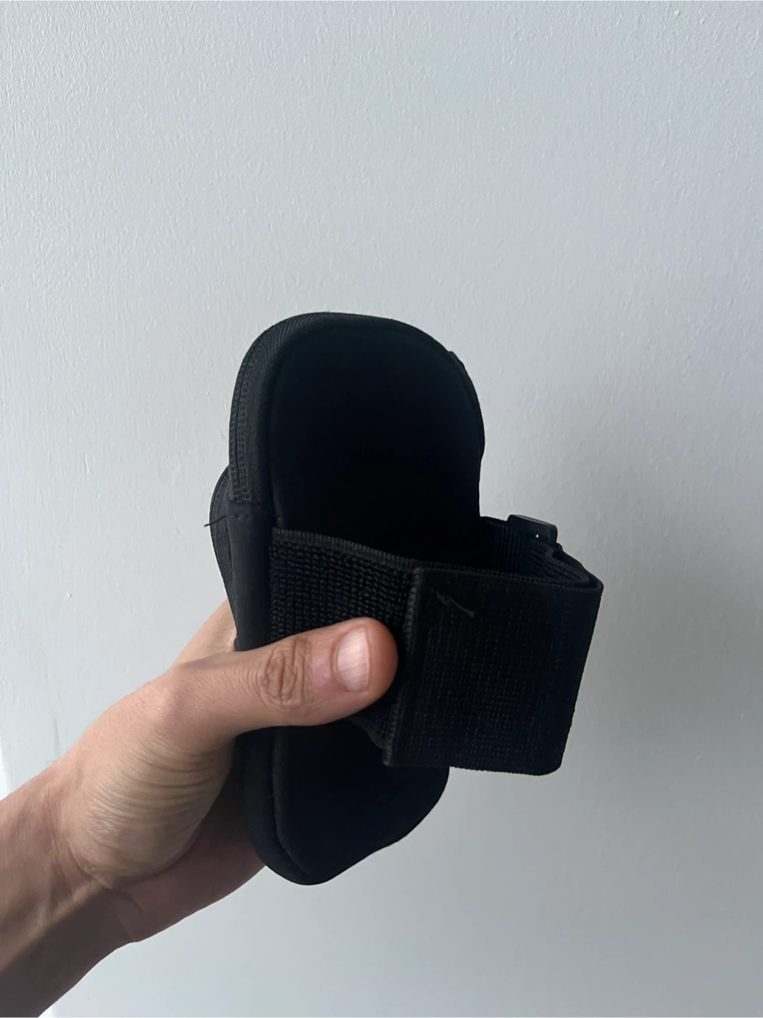 Black Armband Phone Holder - photo 3