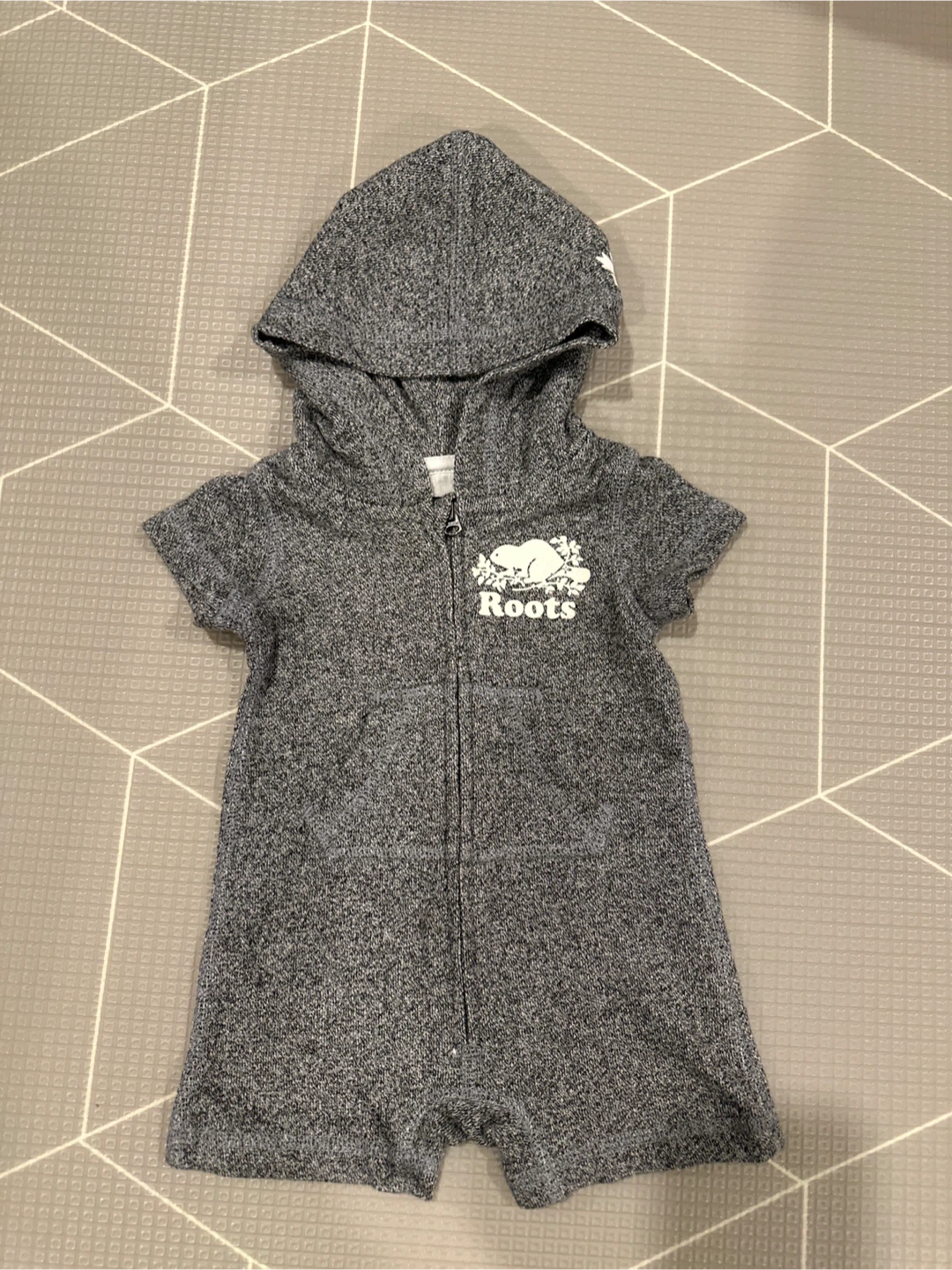 Roots Baby Organic Beaver Kanga Romper - Size 0-3 Months