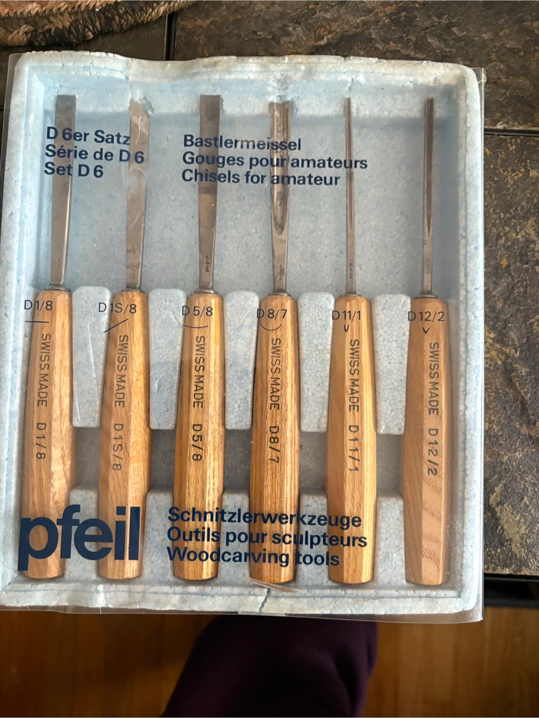 Pfeil Swiss Made D-Series Wood Carving Set & Carving Wood Pieces