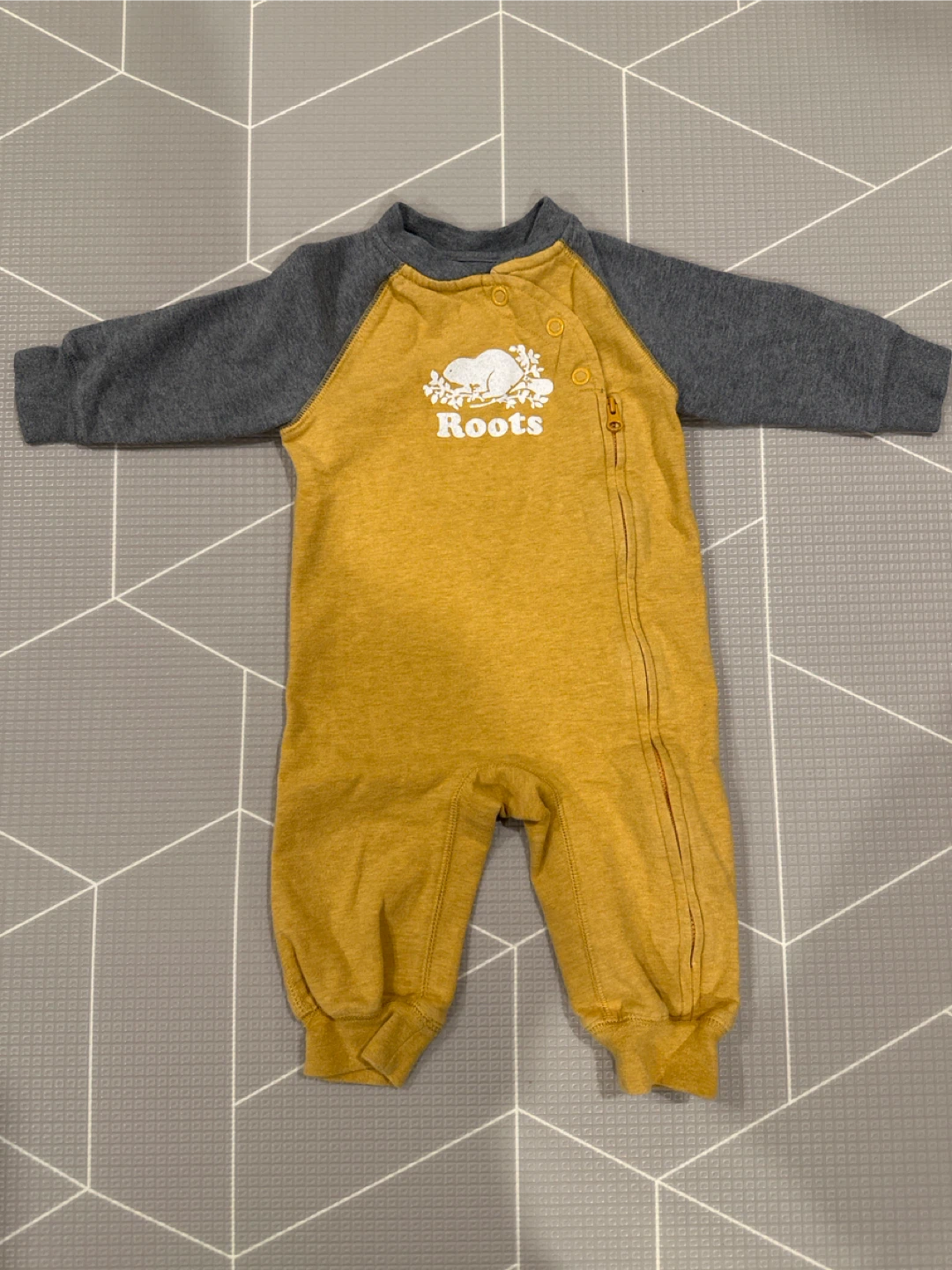 Roots Baby Organic Romper - Size M/M (6M-12M)