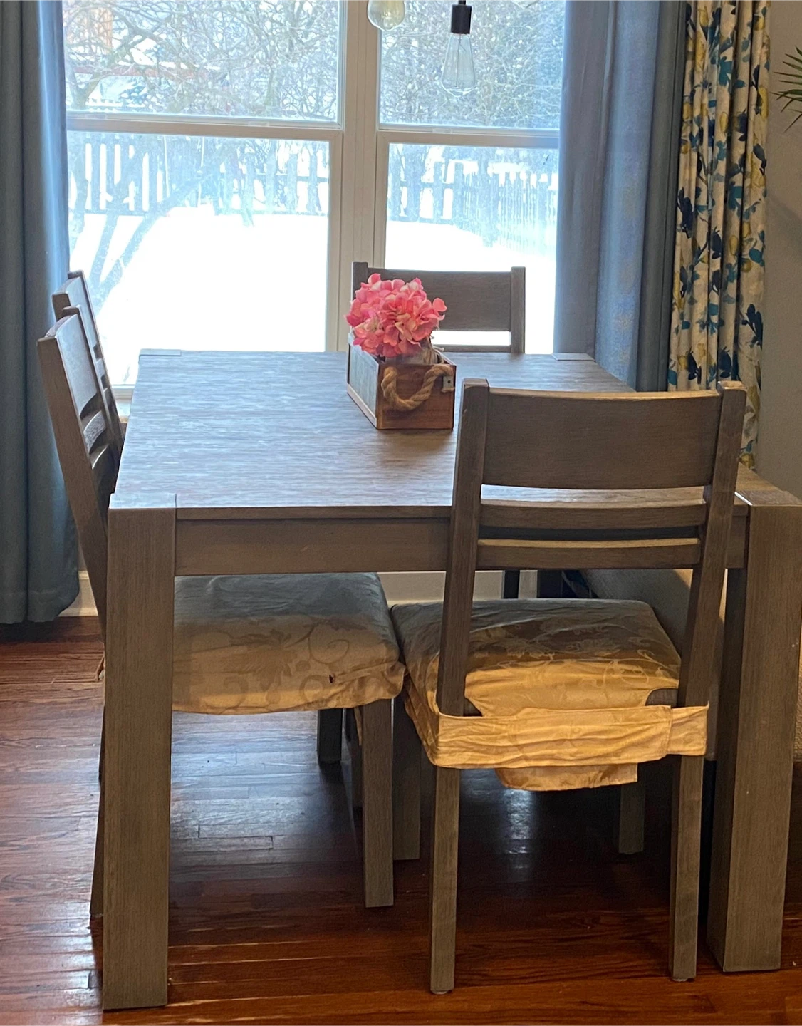 Dining Table with 6 Chairs - Gray