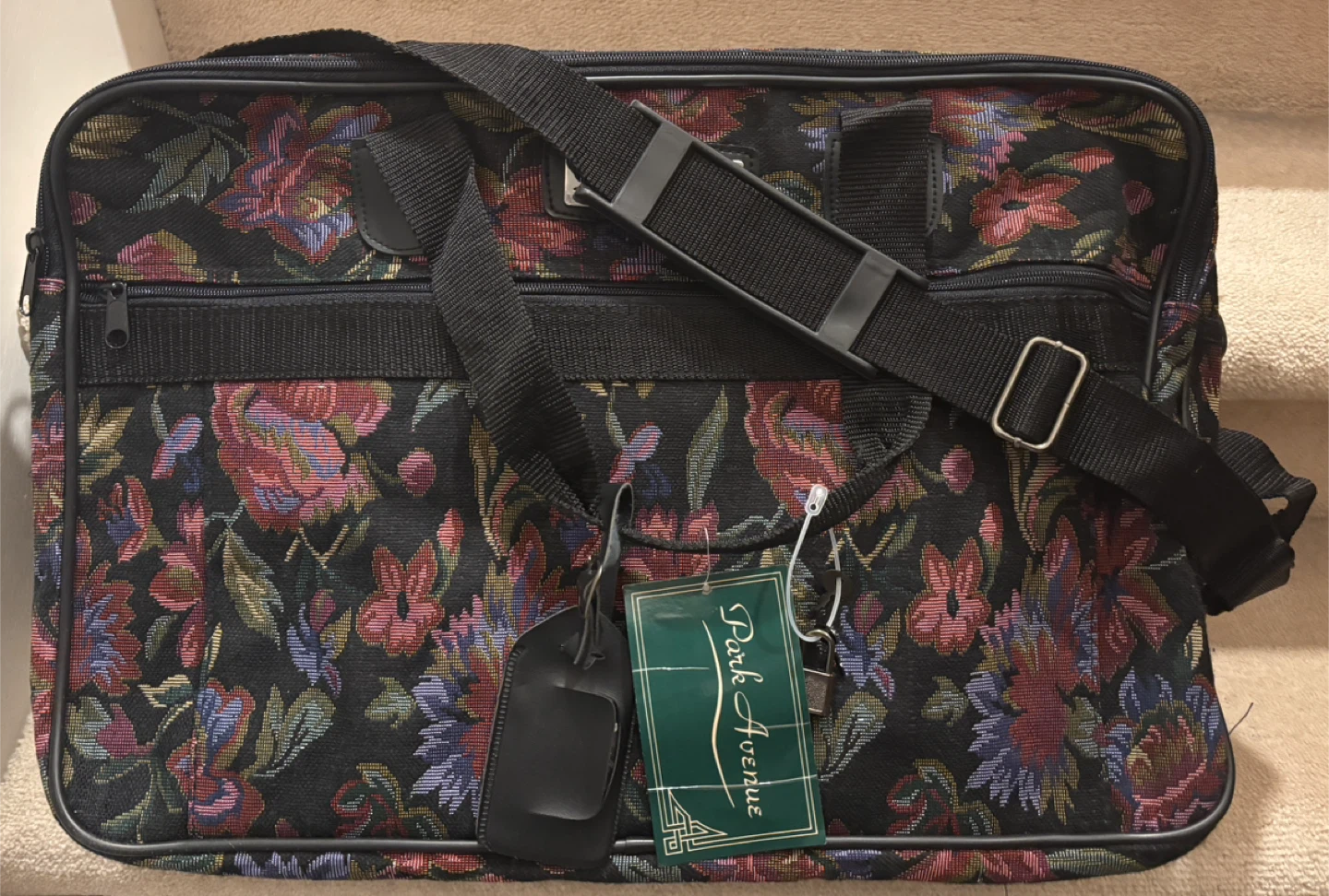 Park Avenue Floral Tapestry Carry-On Bag. Brand New with Tag. - photo 2