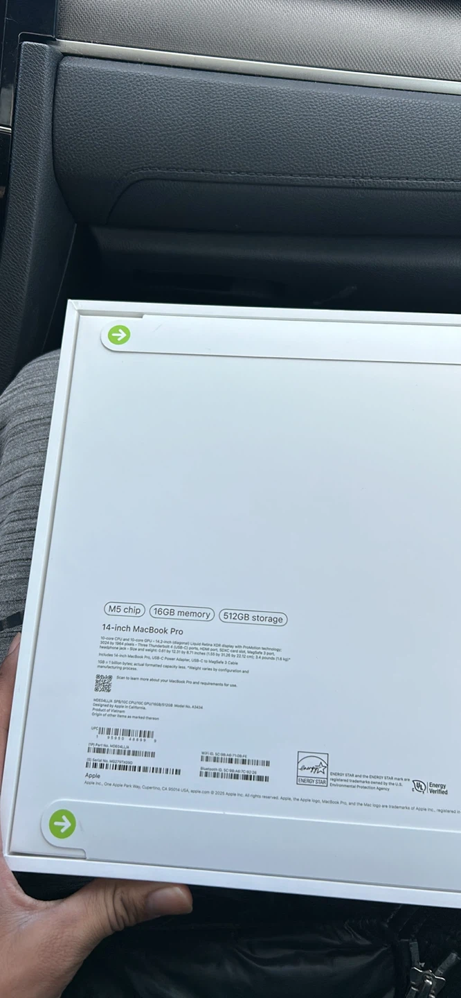 Apple 14-inch MacBook Pro M5 chip 512GB Brand New - photo 2