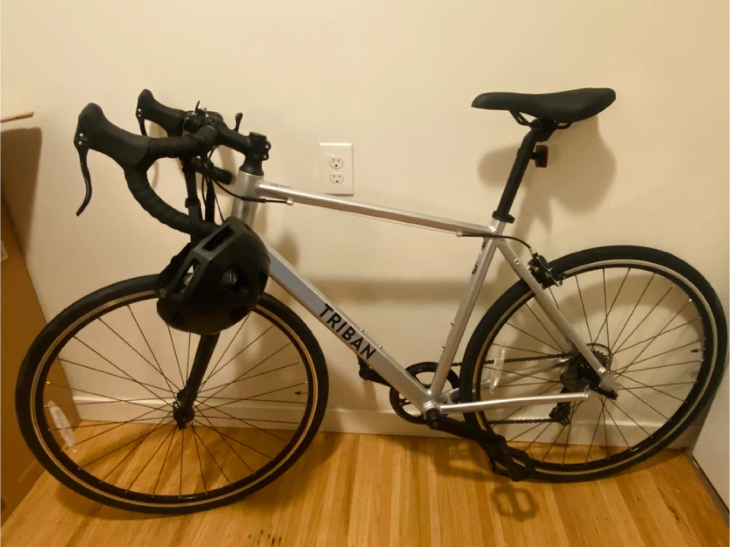 Triban Road Bike Excellent Condition - photo 3