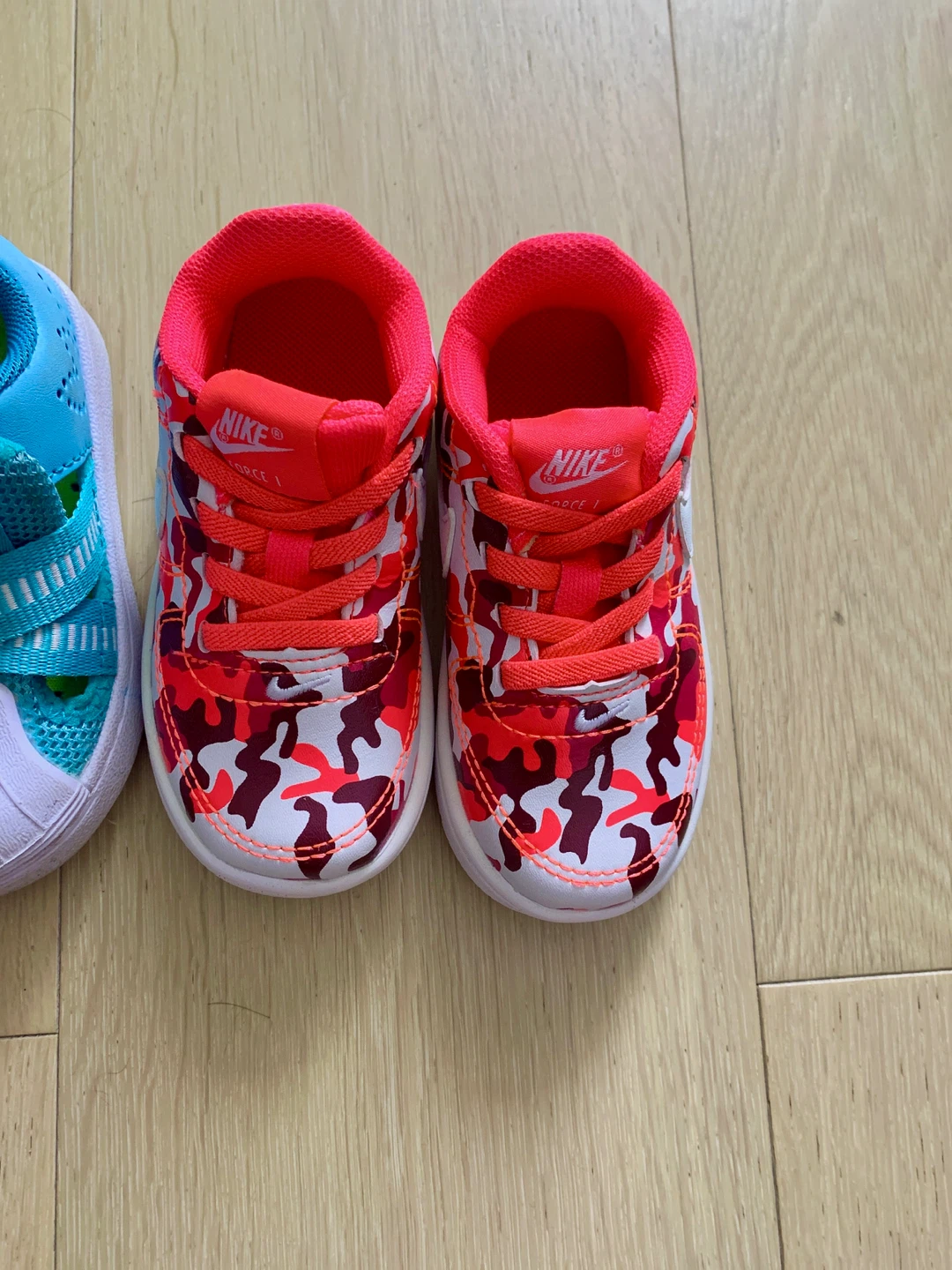 3 toddler sneakers - photo 2