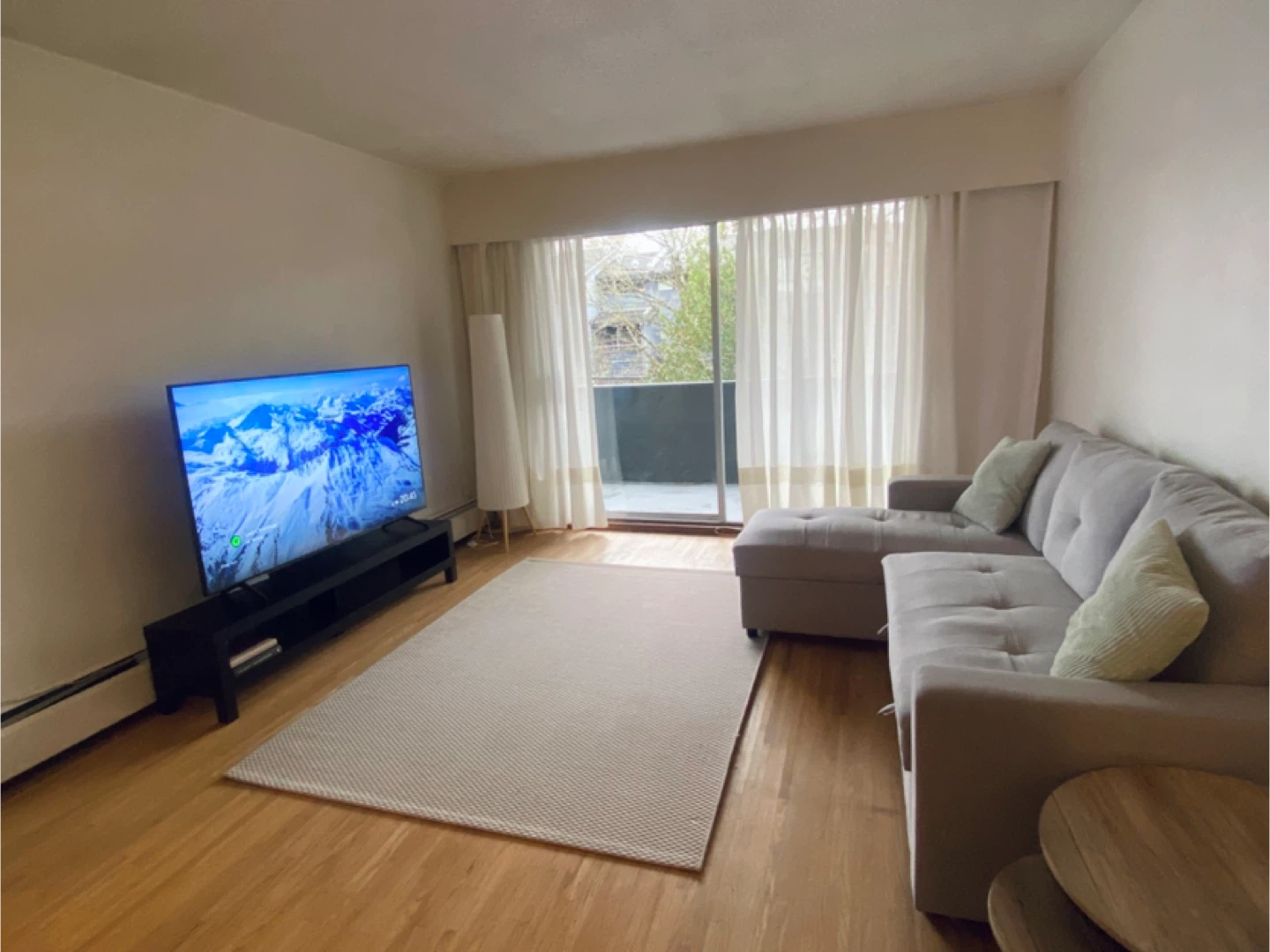 65” Samsung 4K Smart TV - photo 3