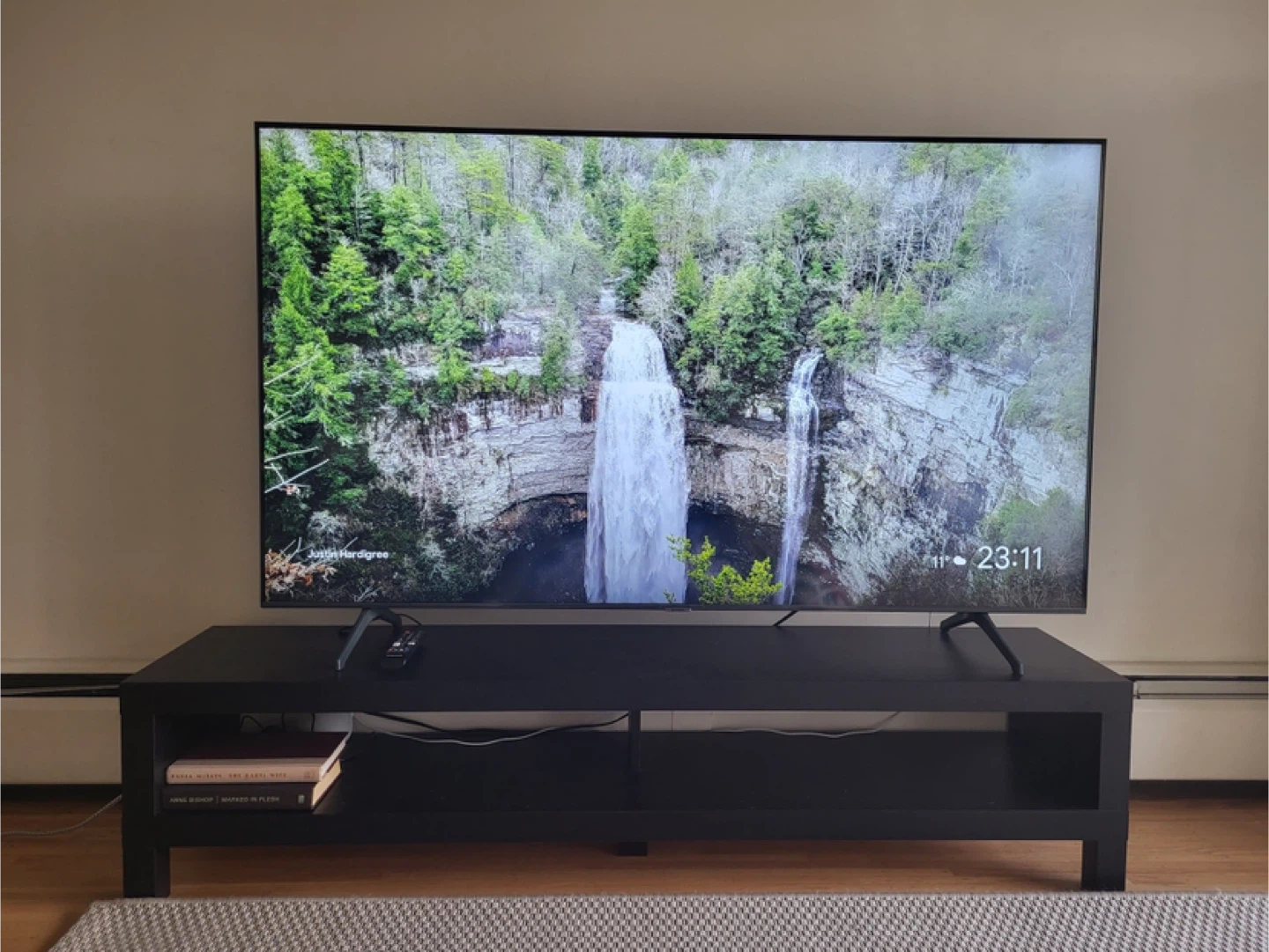 65” Samsung 4K Smart TV - photo 2