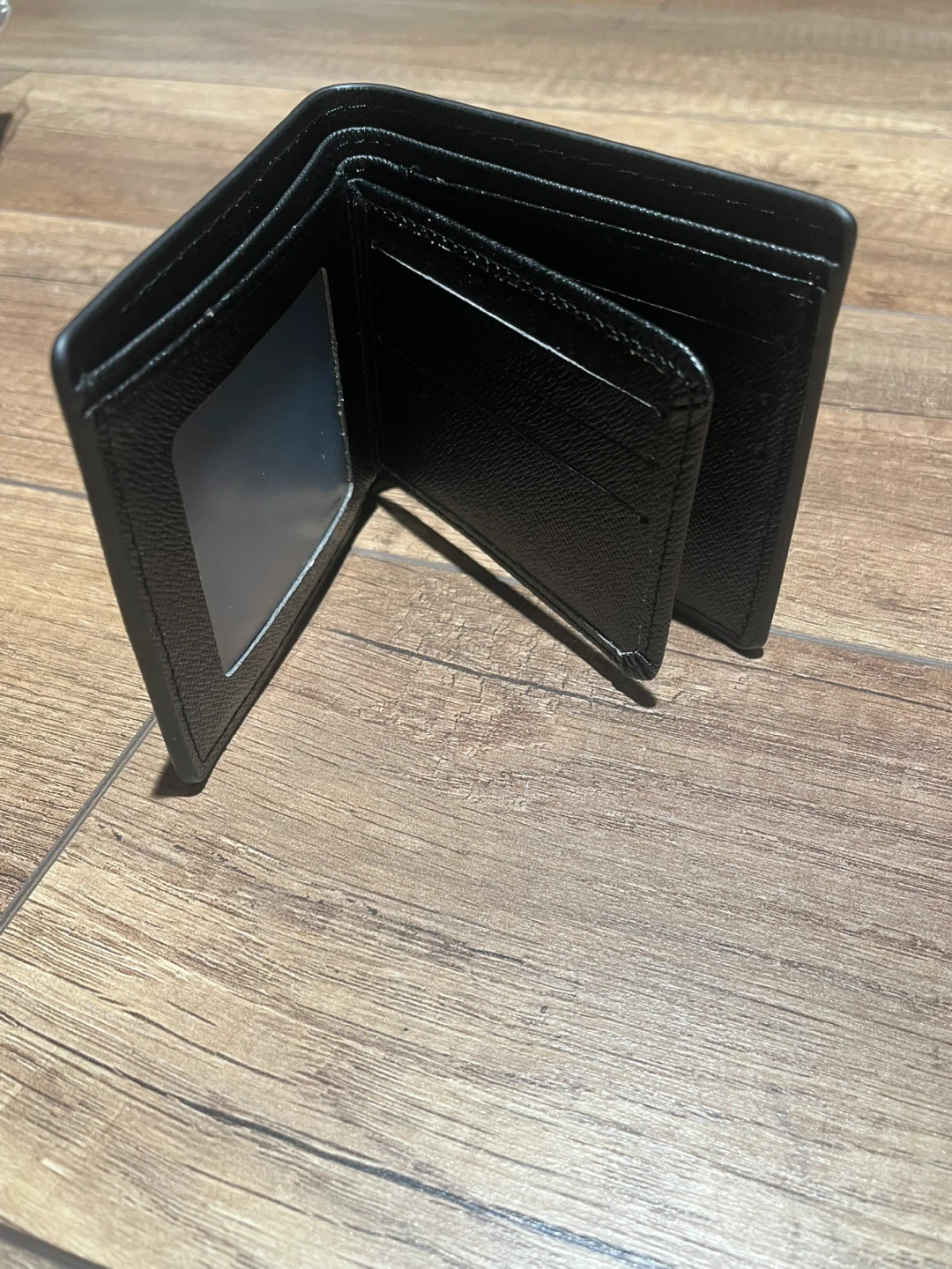 Louis Vuitton Black Wallet - photo 3