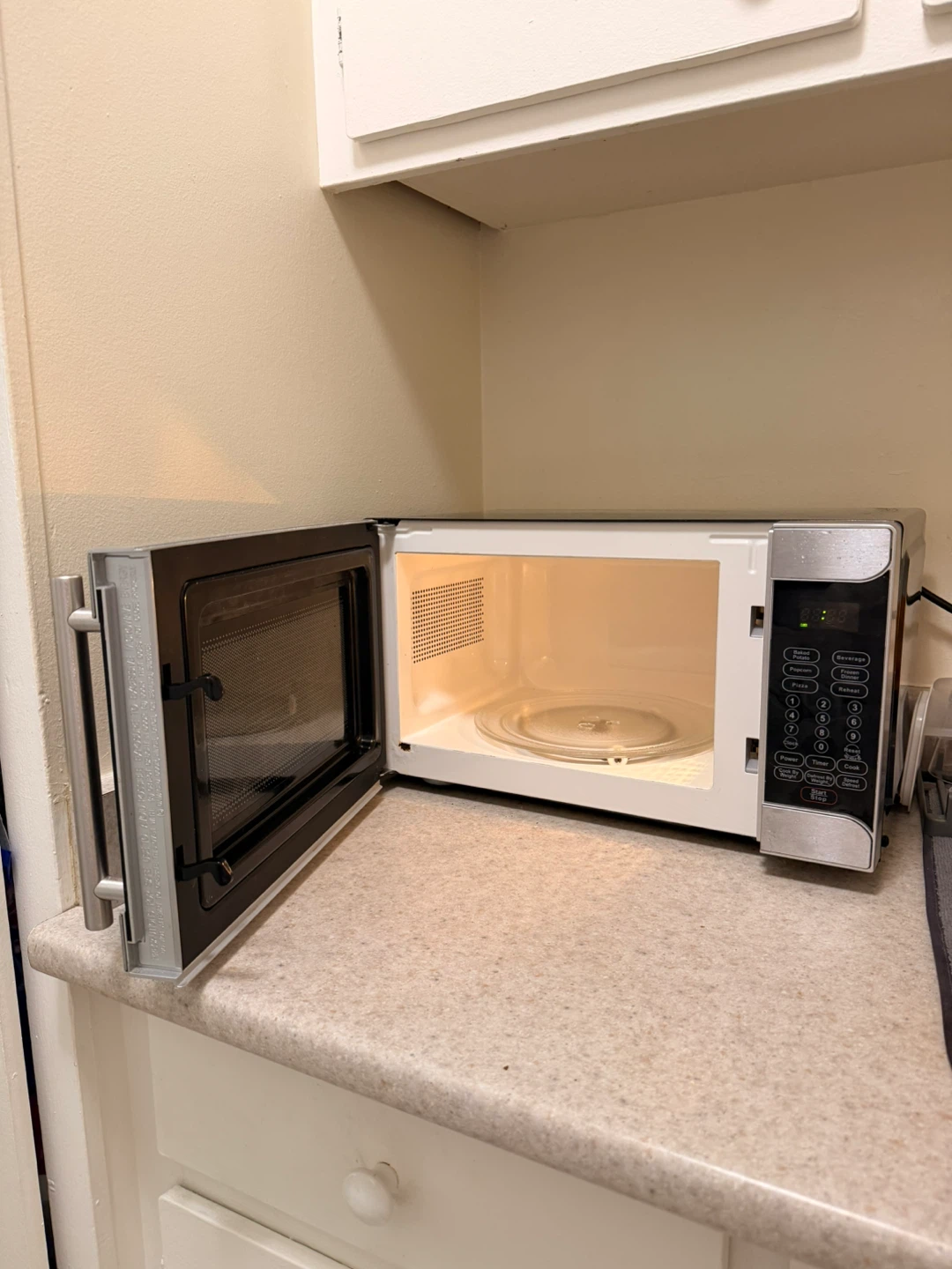 Danby Designer 0.7 cu. ft. Microwave - photo 2