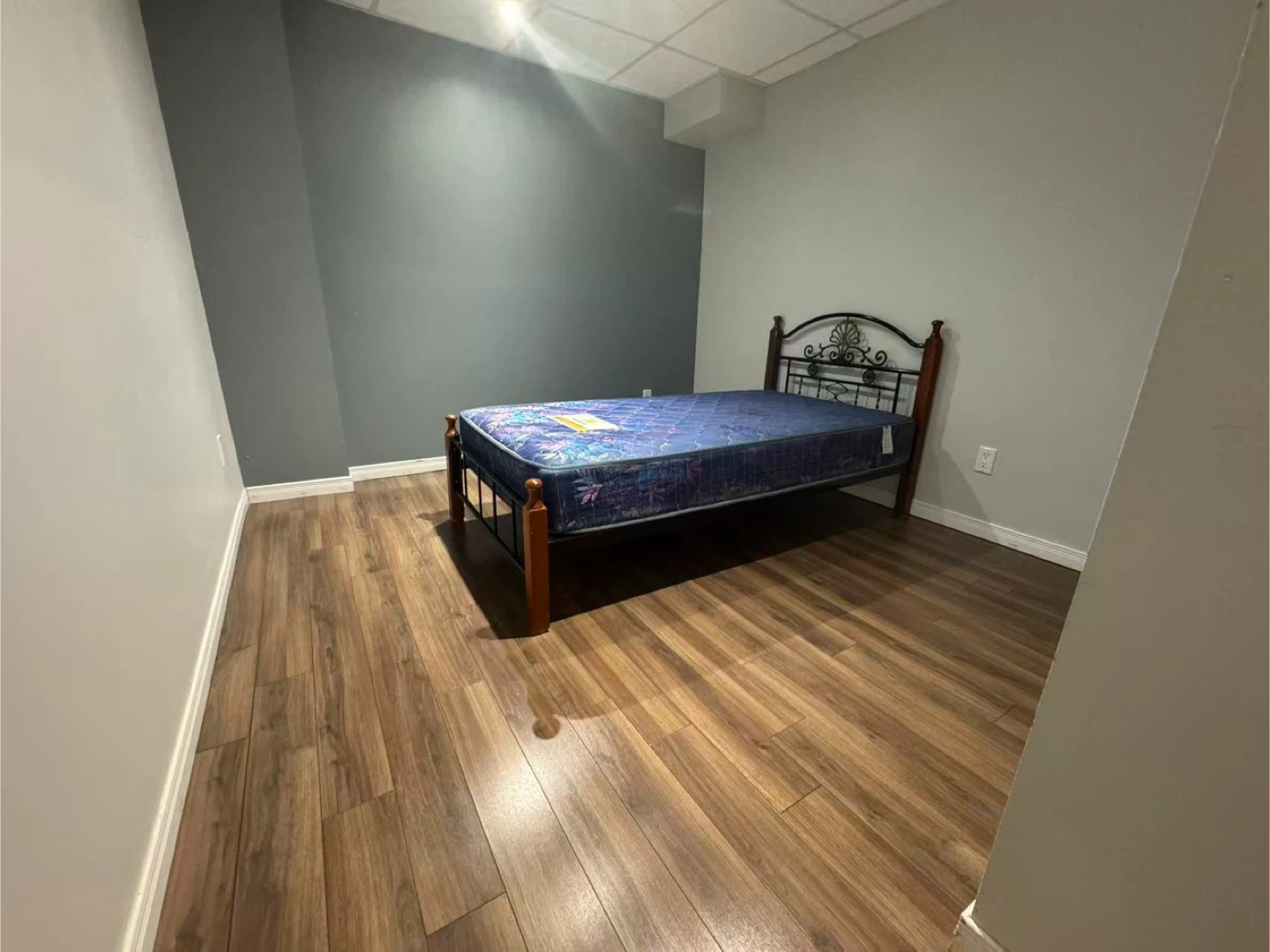 Basement apartment for rent - photo 3