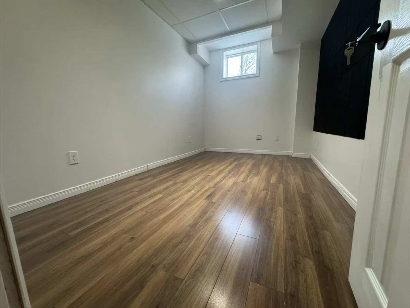 Basement apartment for rent - photo 2