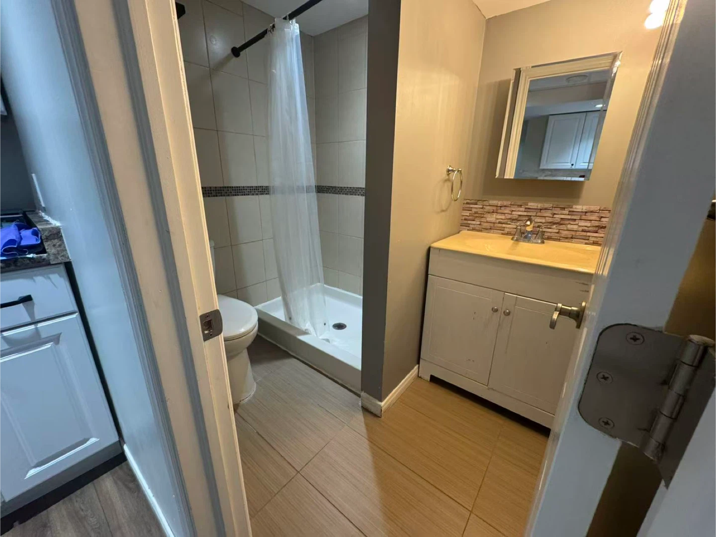 Basement apartment for rent - photo 5