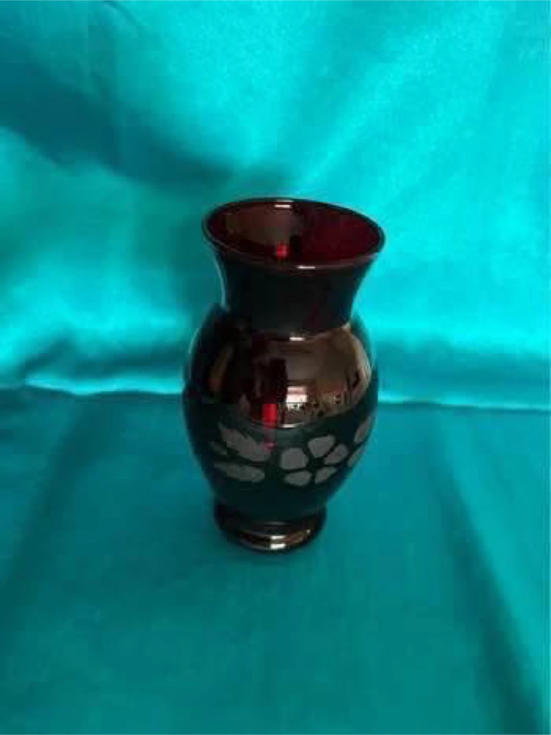Red Glass Vase with Flower Design - photo 3