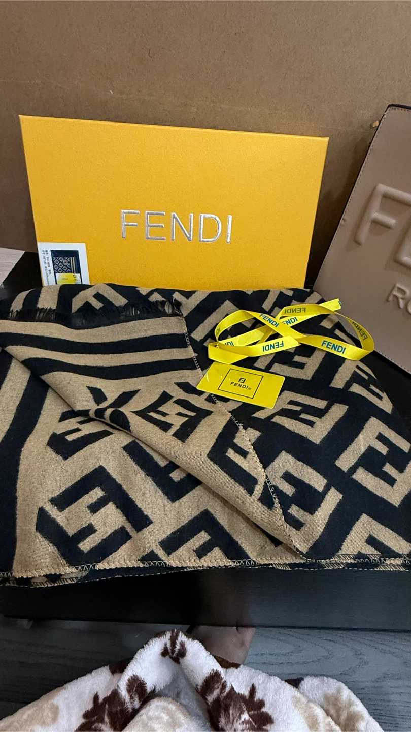 Fendi DD-9808 Scarf - 60x185cm, 100% Cashmere