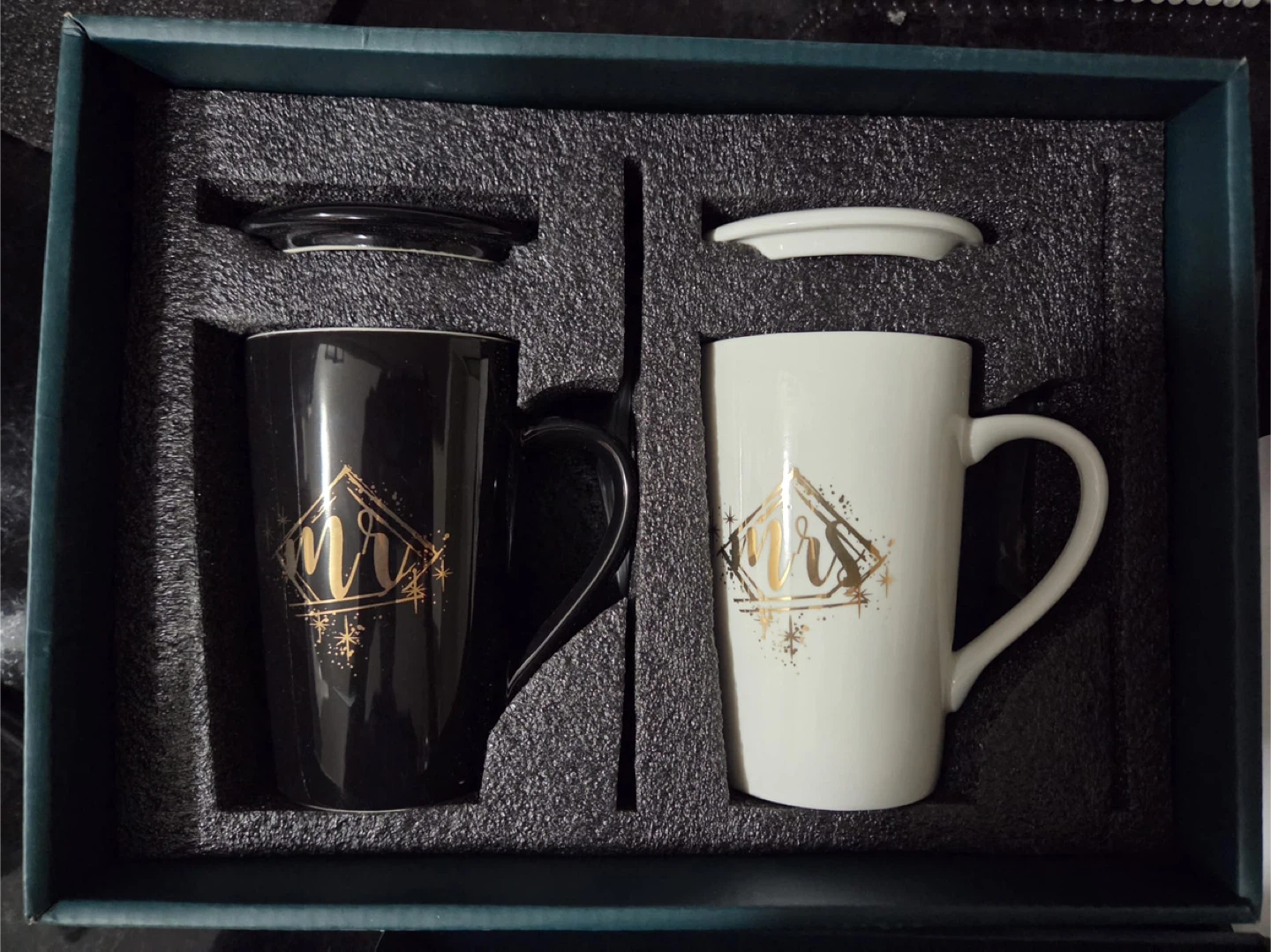 Mr. & Mrs. Mug Set - New in Box