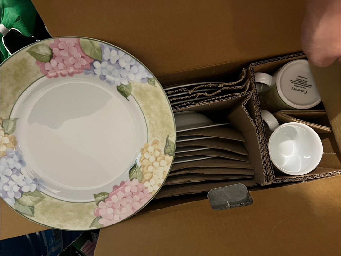 Coventry 16-Piece Dinnerware Set - photo 2