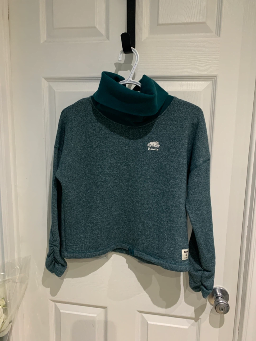 Roots Kids L/G (9-10) Green Sweater