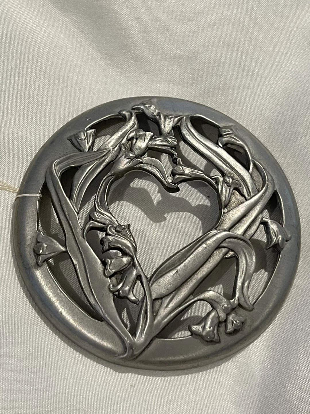 Seagull Pewter Canada jar top - photo 2