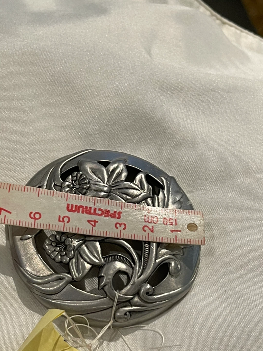 1983 Scovill Pewter Canada Floral Ornament - photo 2
