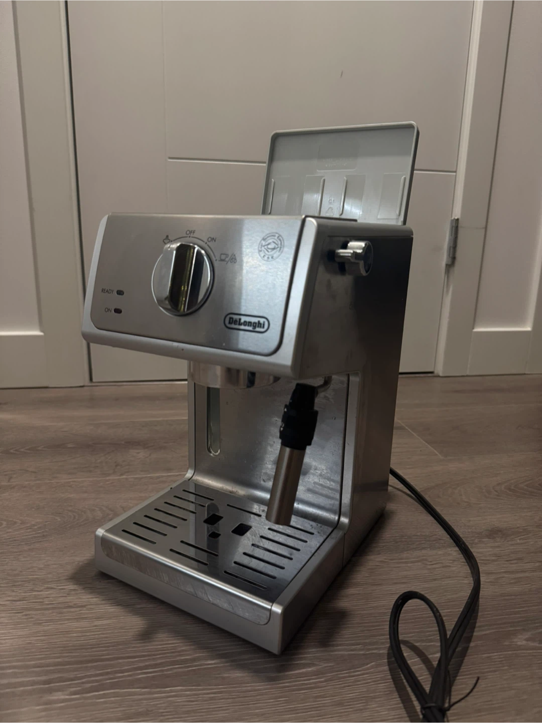 Delonghi Espresso Machine with Accessories - photo 2