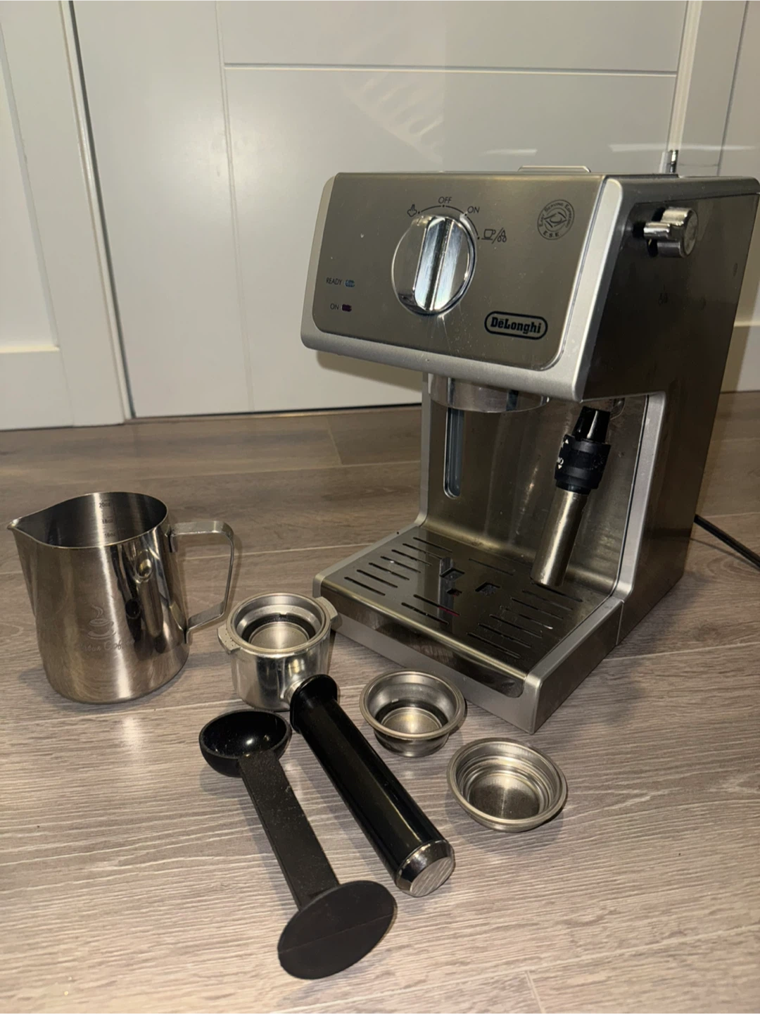 Delonghi Espresso Machine with Accessories