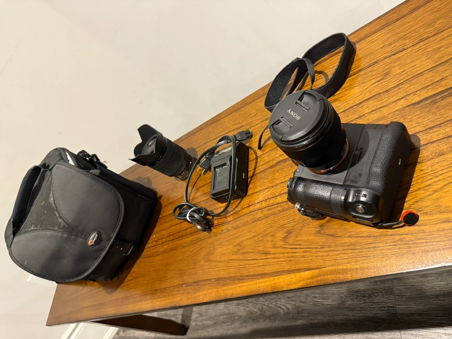 Sony Alpha 7ii with FE 1.8/85 Lens and FE 3.5-5.6/28-70 lens - photo 3
