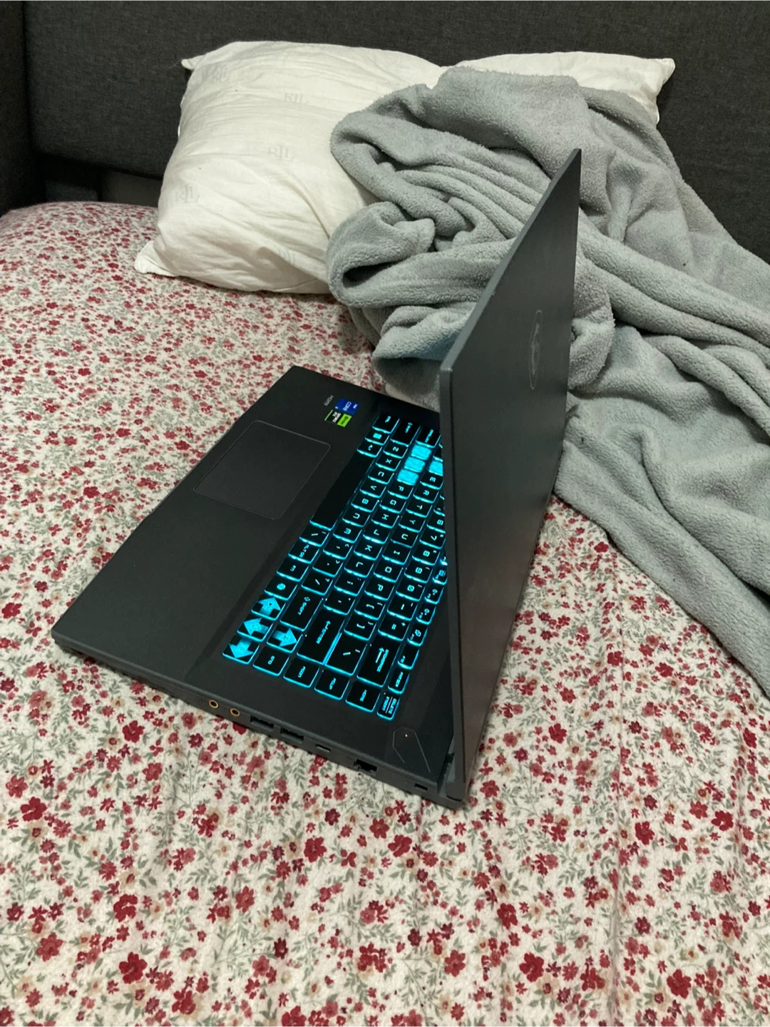 MSI Thin 15 Gaming Laptop (RTX 4050) - photo 3