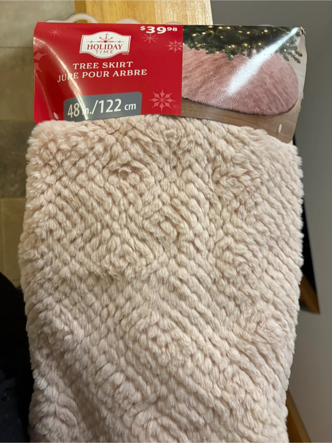 Holiday Time Tree Skirt - 48 in / 122 cm
