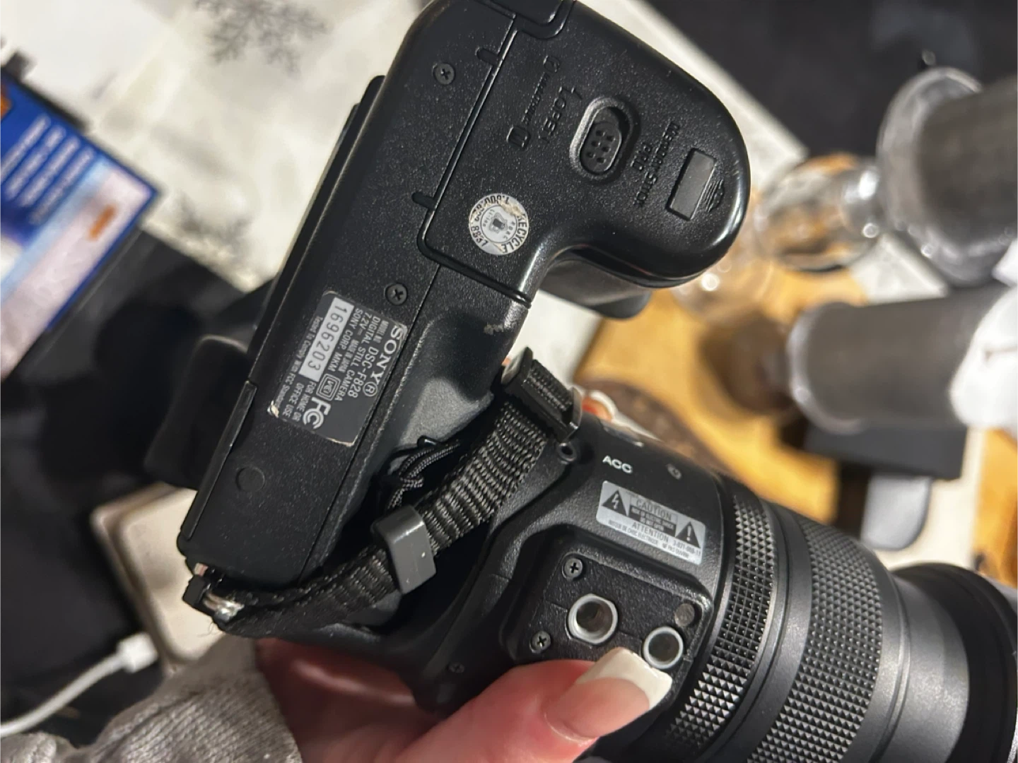 Sony DSC-F828 Digital Still Camera - photo 3