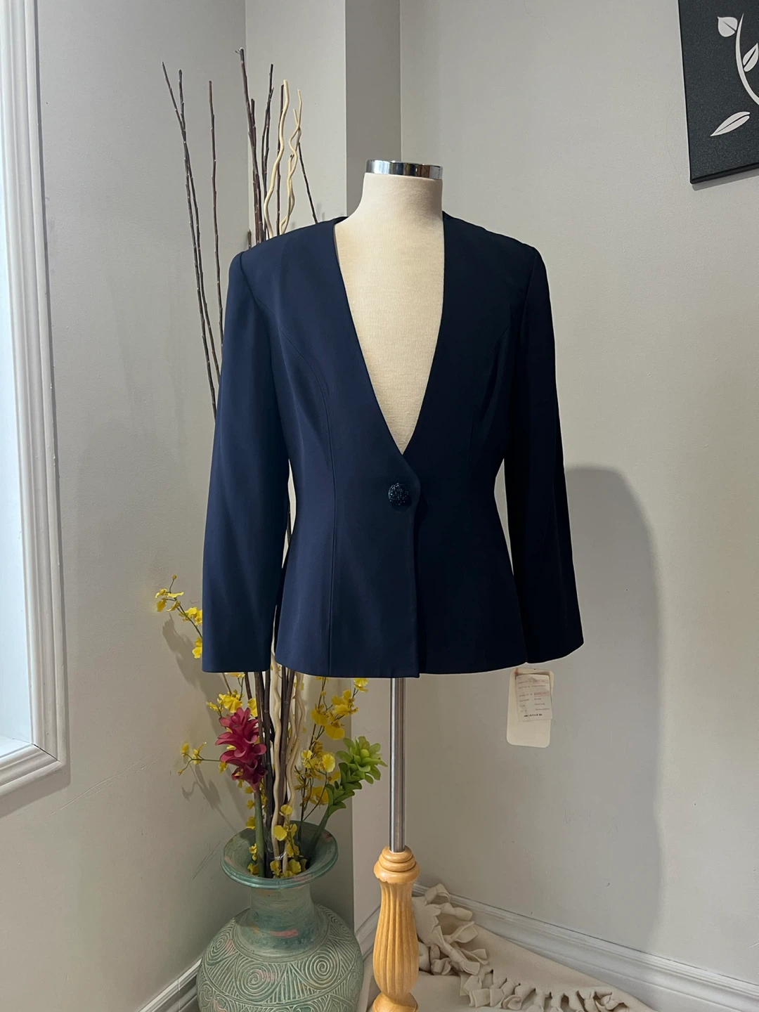 Edith's Fashions Navy Blazer - Size 8