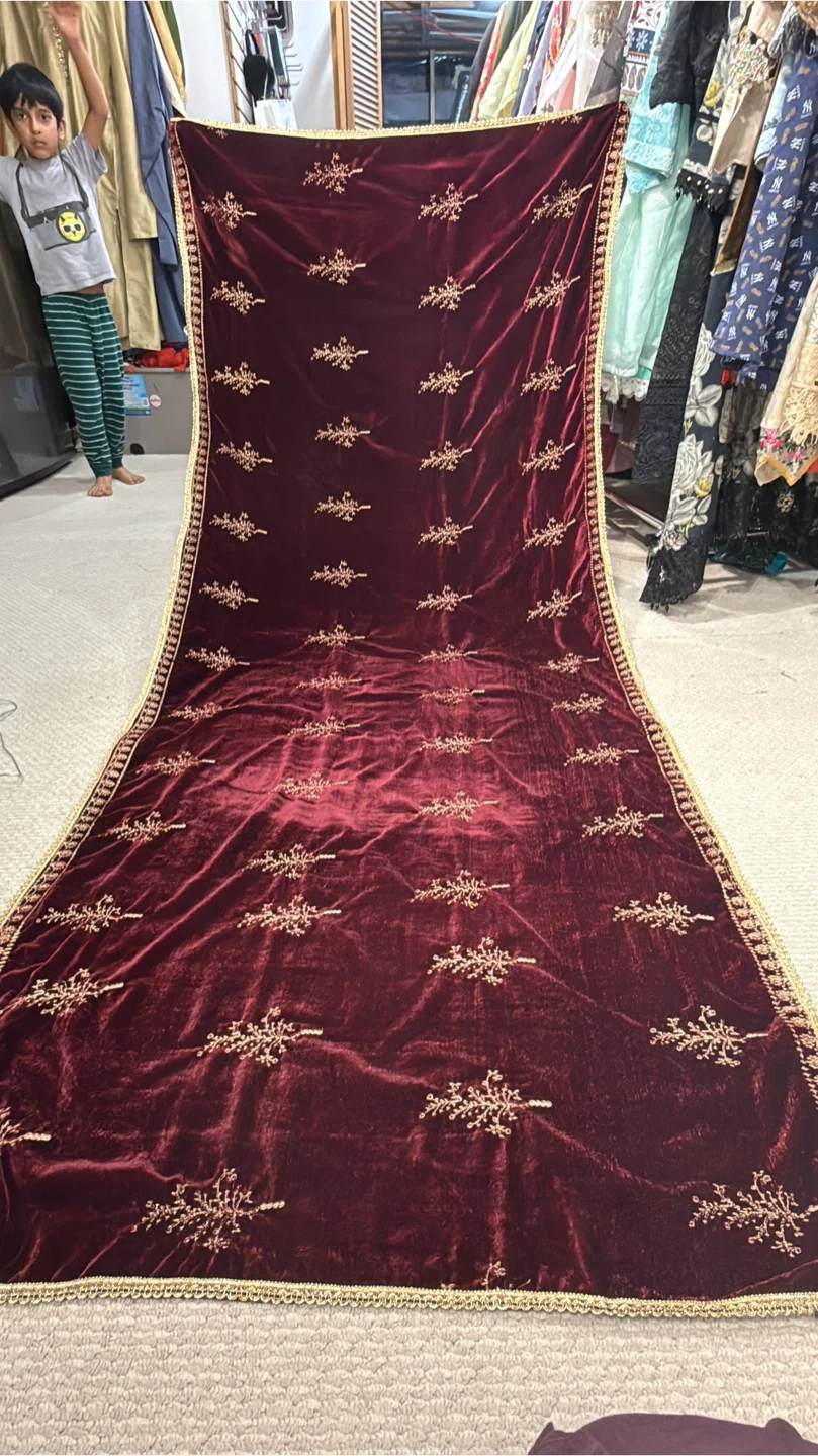 Embroidered Velvet Shawl - photo 3