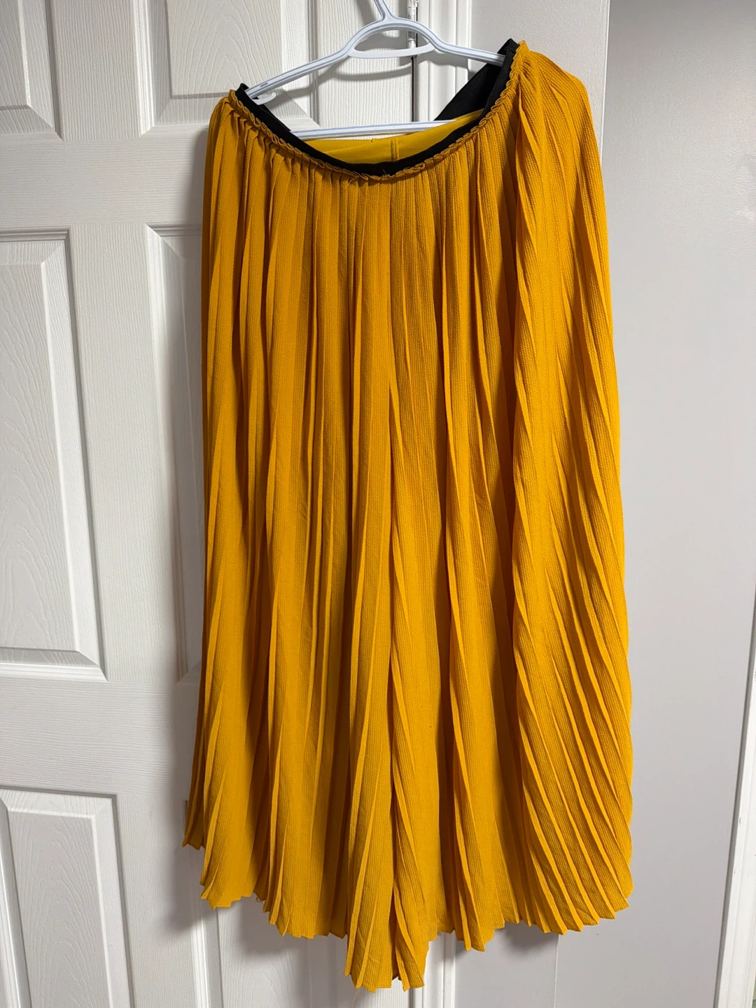Yellow Pleated full flaired culottes