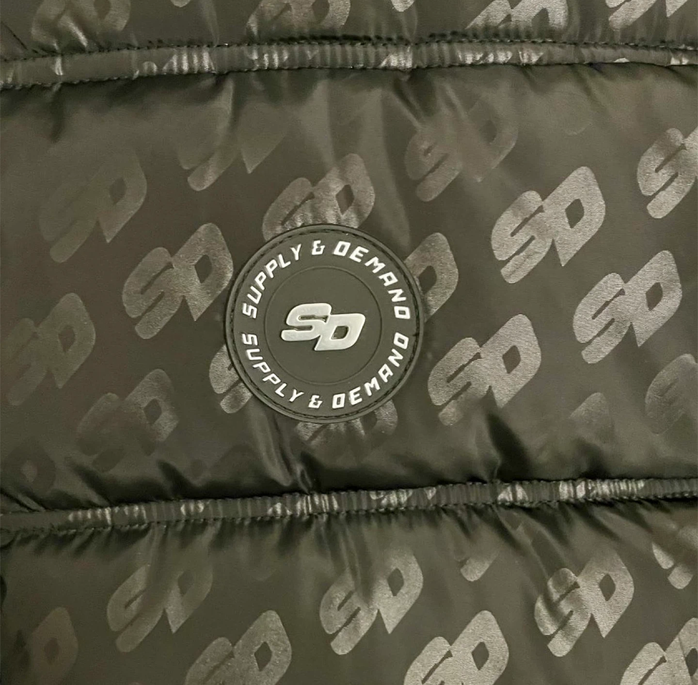 (100% AUTHENTIC) Supply and Demand Puffer Vest - photo 3