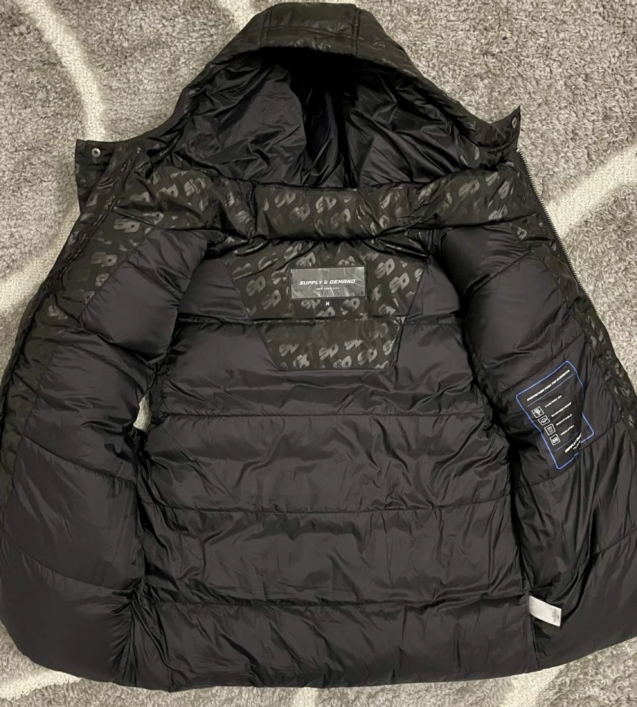 (100% AUTHENTIC) Supply and Demand Puffer Vest - photo 4