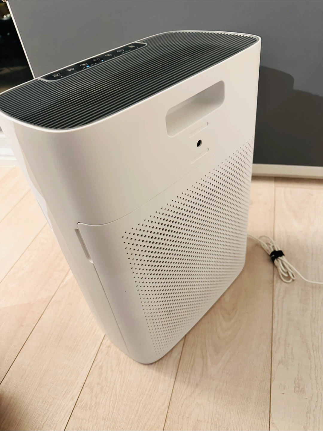 Morento Air Purifier - ( New double air filters provided) - photo 2