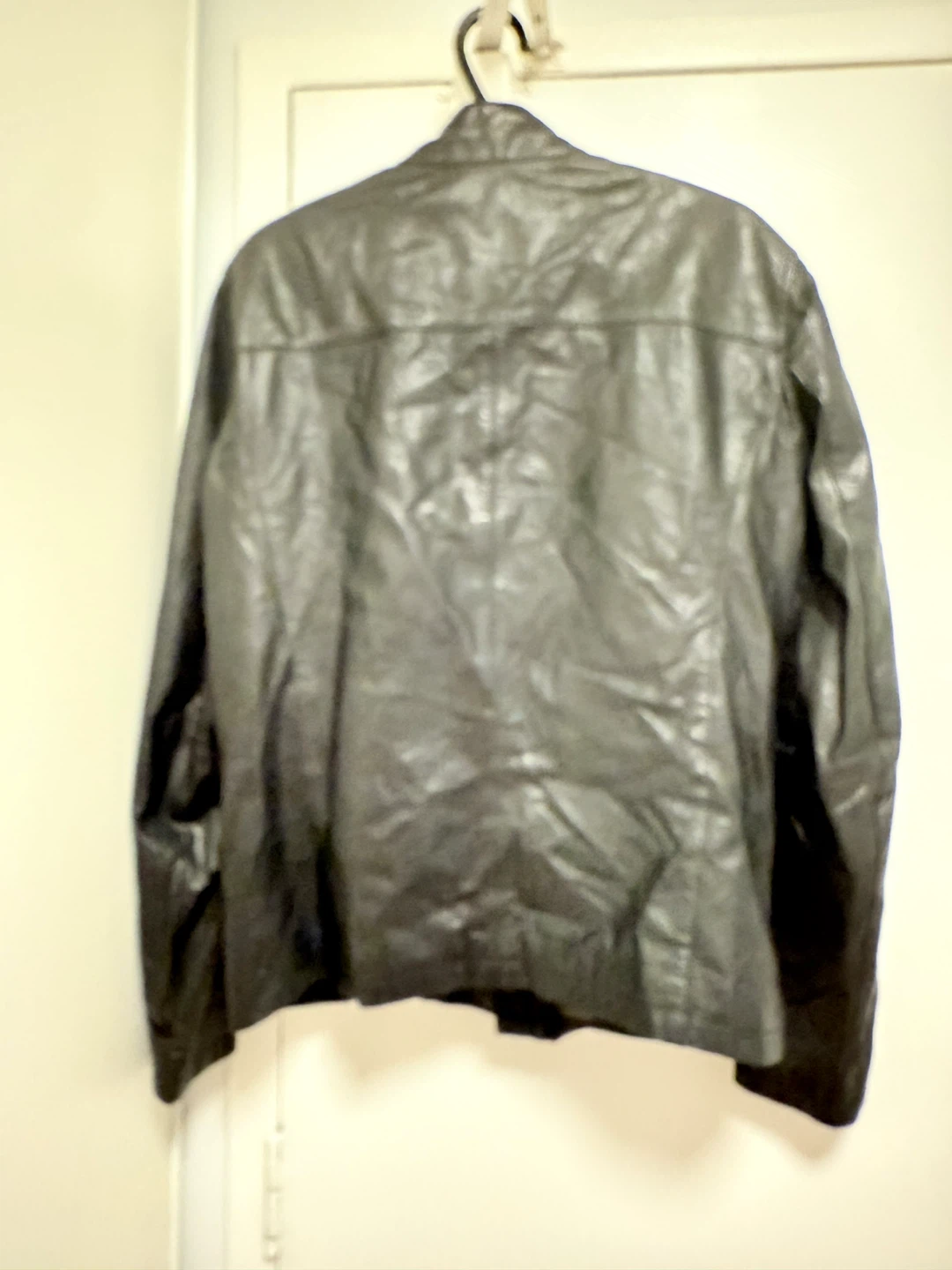 Danier Black Leather Jacket - photo 3