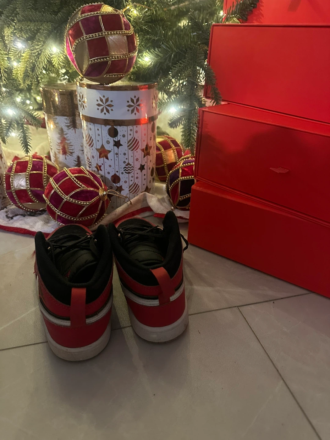 Jordan Air 1 Mid Toddler Size 3Y - photo 3