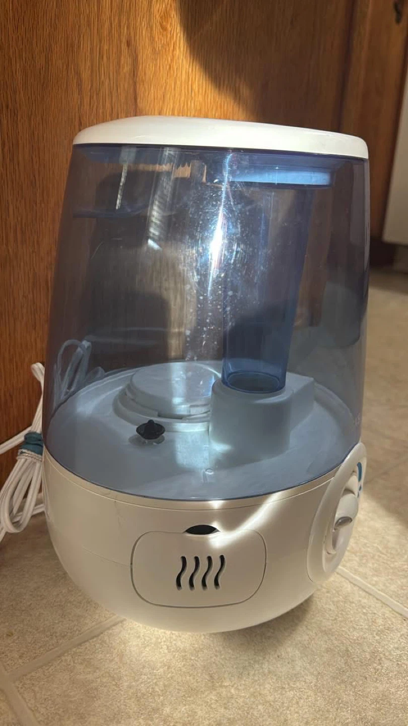 Vicks Humidifier - with slot for Vicks filters - photo 2